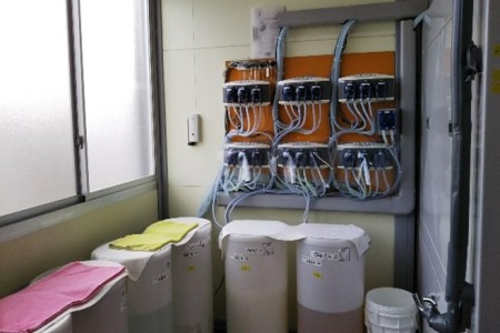 洗剤の自動計量・投入システムの画像