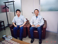 総務部 吉田清彦氏（右）と浜田三郎氏（左）