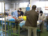 病院の入院患者の洗濯物は、他の洗濯物と交わらないよう、個別ネットを使用して管理されている