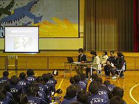 中学校での交流会