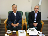 施設長の福嶋太郎氏（左）と事務長の角田眞二氏